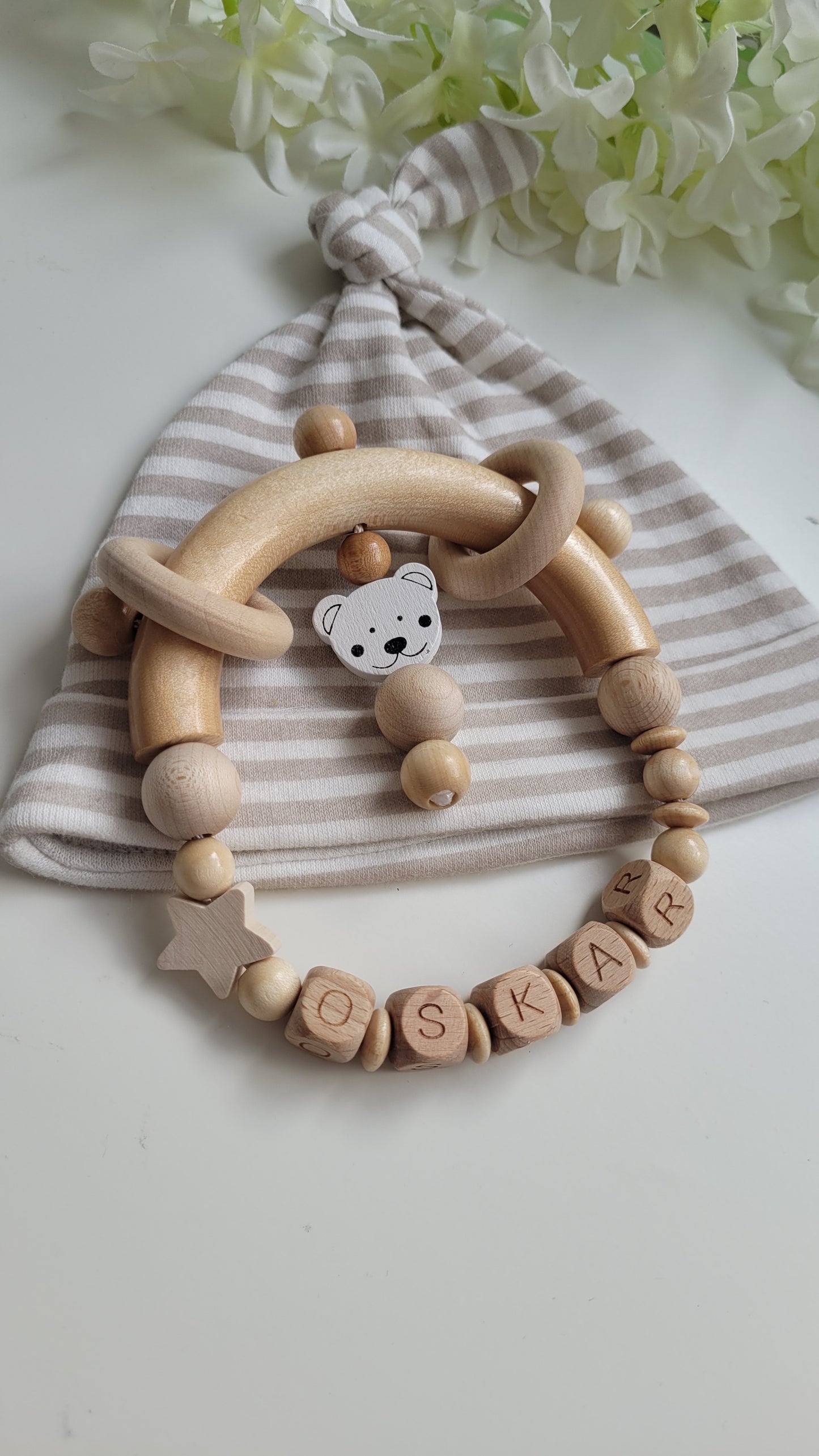Babybeissring spielebogen personalisiert holz teddymotiv