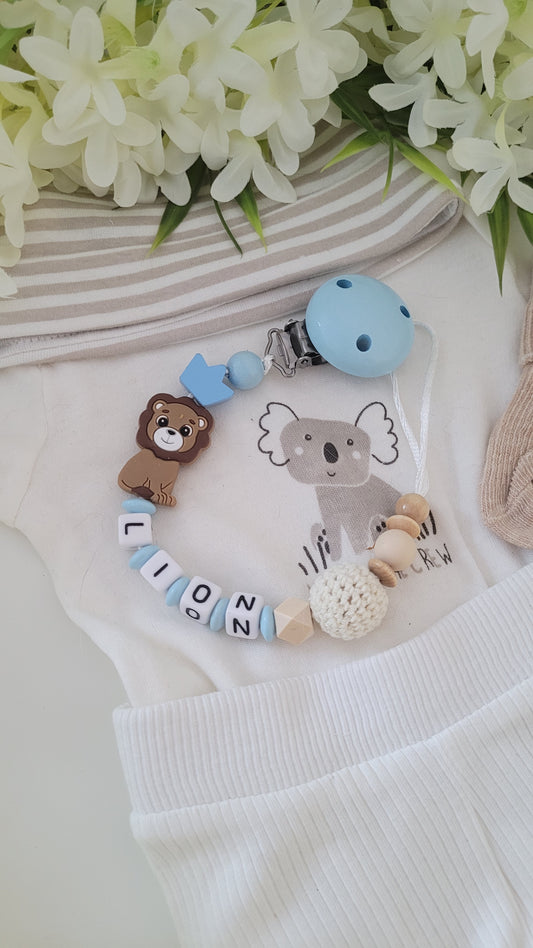 Schnullerkette mit Namen babyblau löwe junge
