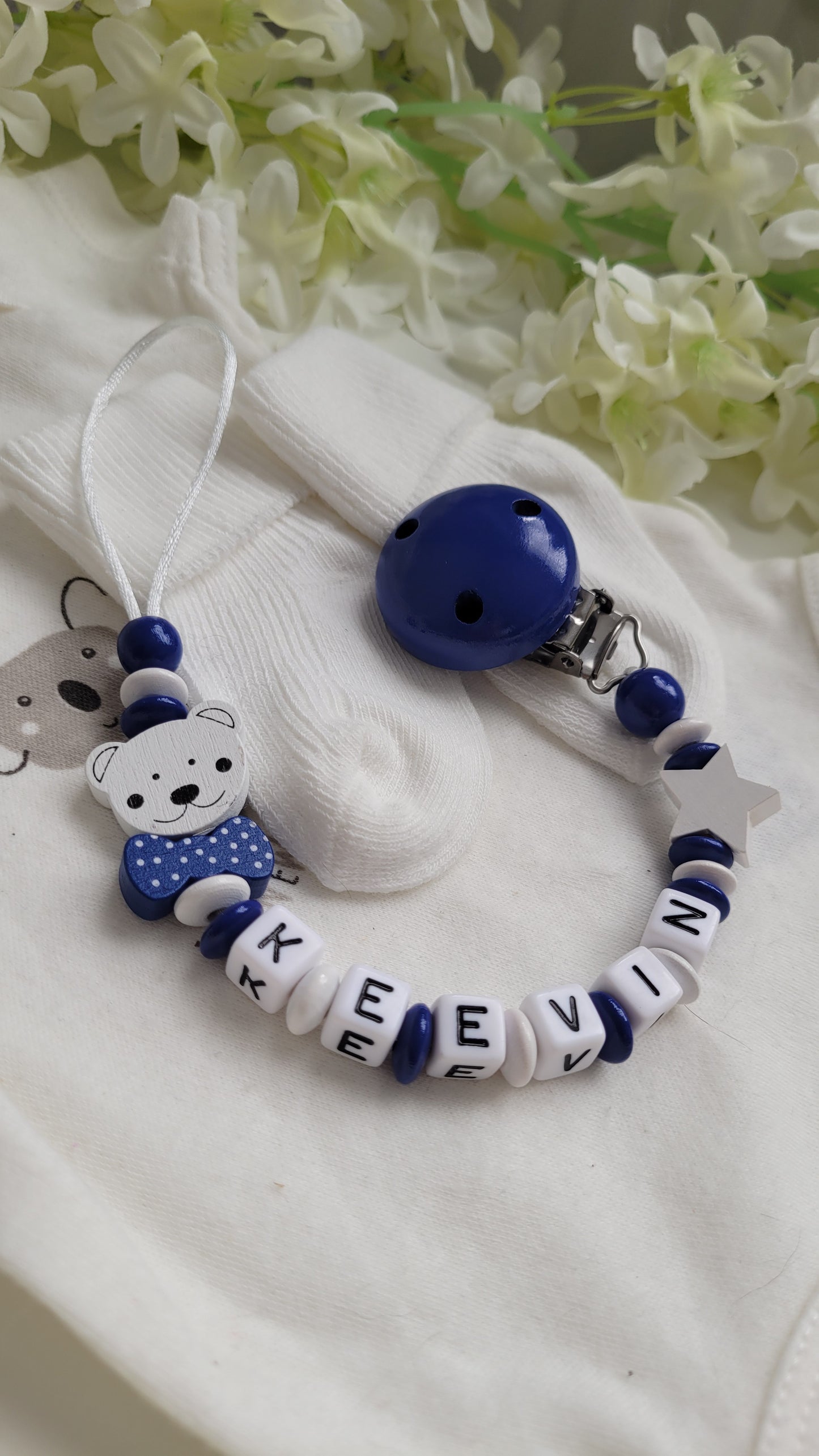 Holz Schnullerkette Teddy blau weiss personalisiert