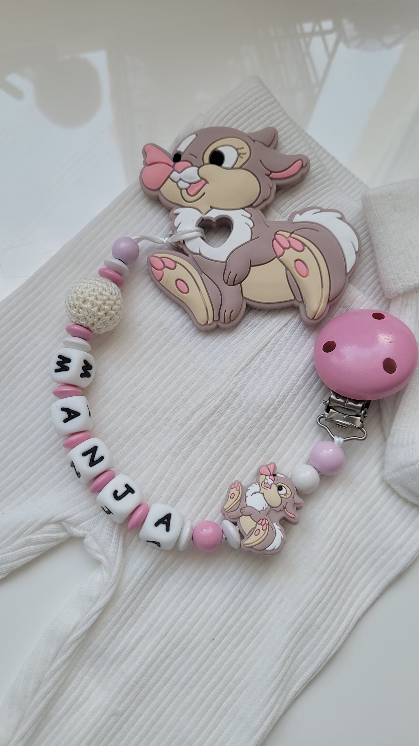Schnullerkette holzperlen rosa weiss hase disney beissring