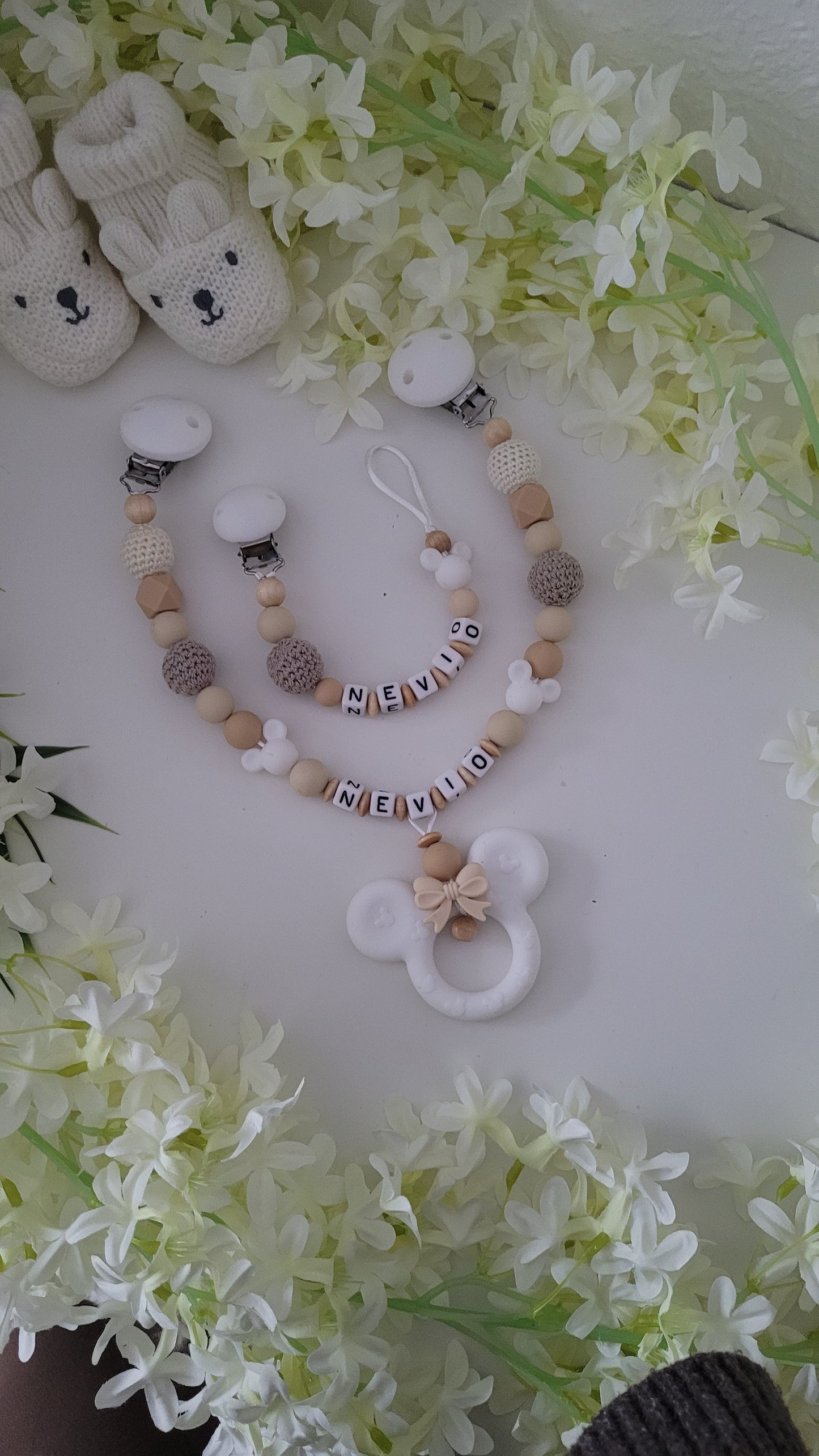 Schnullerkette mit Namen weiss beige Micky Maus Silikon Beissring