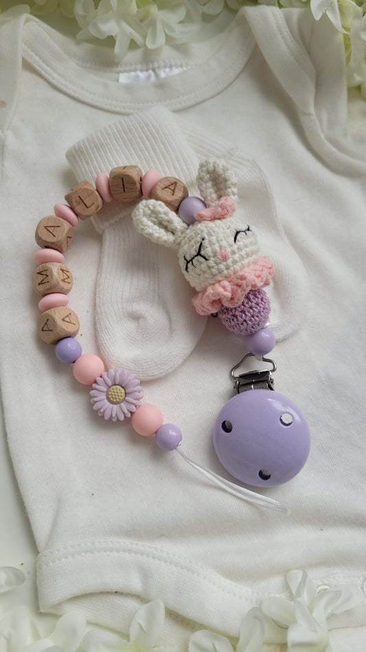 Schnullerkette personalisiert Silikonperlen rosa flieder häkelhase