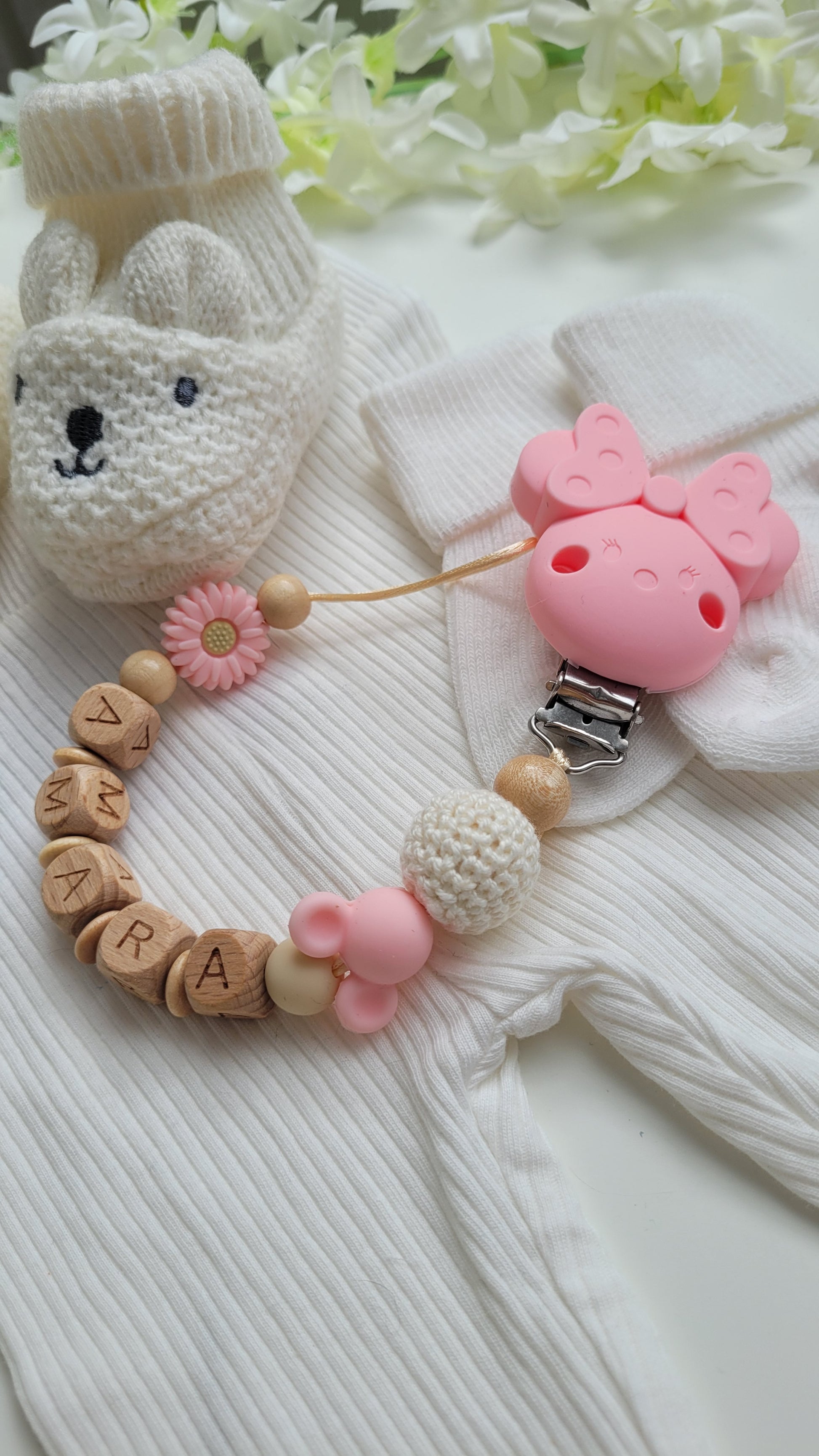 Schnullerkette rosa Minniemaus mit Name Blume und einer Häkelperle