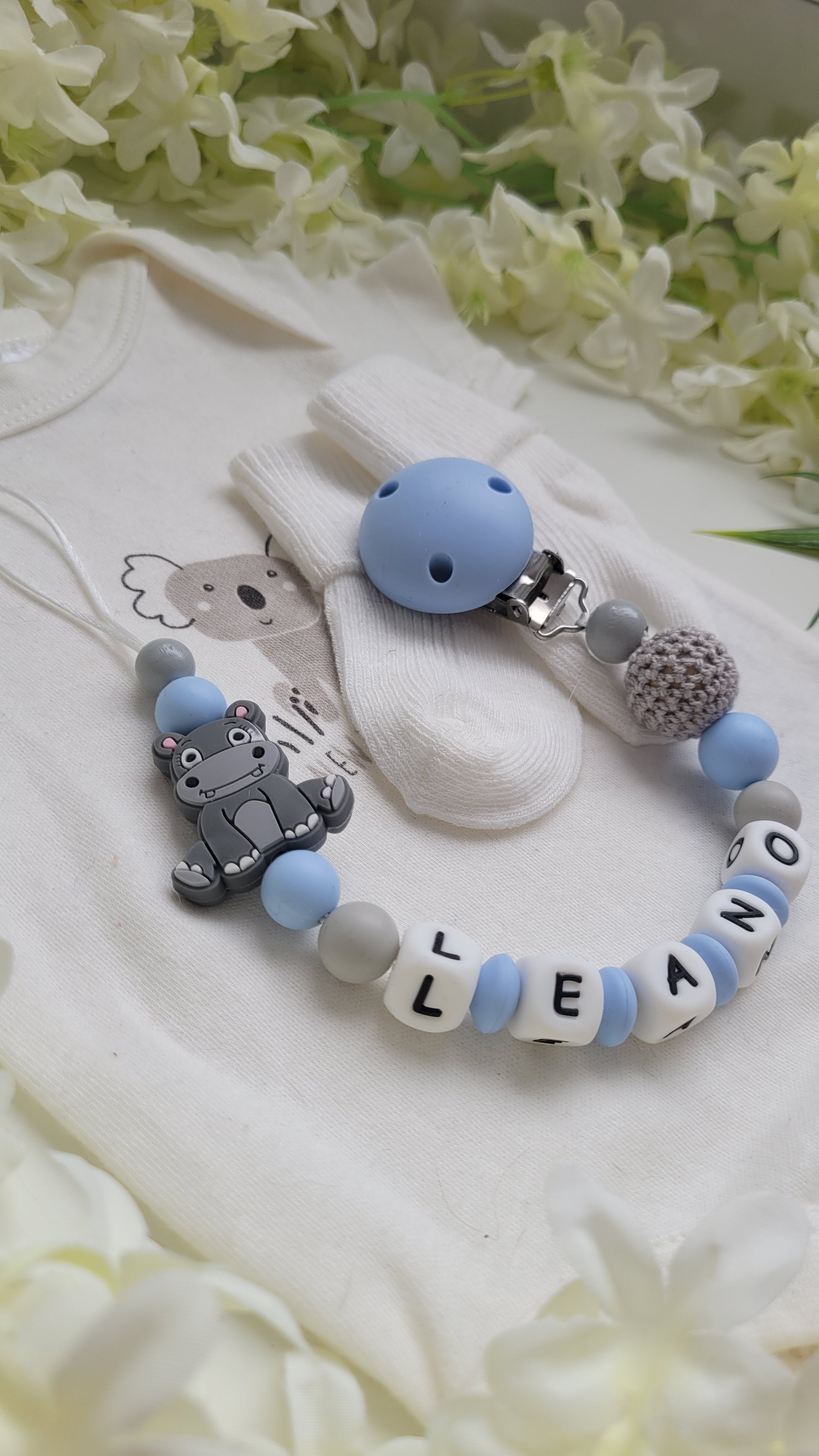 Silikon Schnullerkette mit Namen Babygeschenk geburt taufe Blau Nilpferd Häkelperle