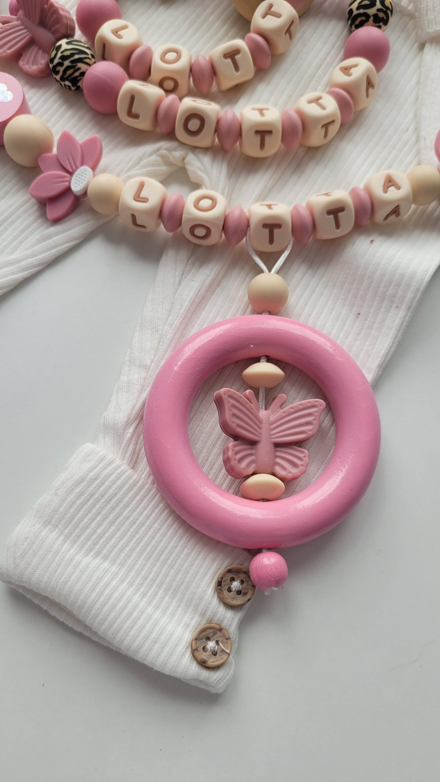 3er Set Schnullerkette Kinderwagenkette & Beissring mit Namen  Blumen &Schmetterlinge beige altrosa