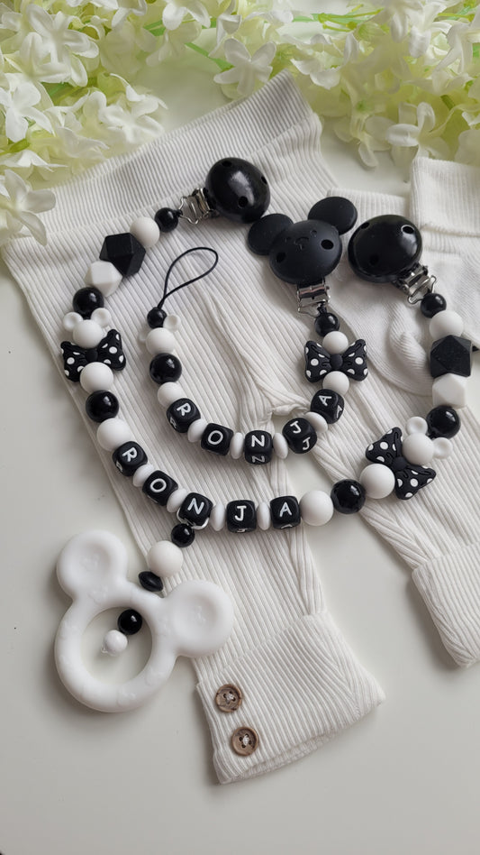 Kinderwagenkette & Schnullerkette mit Namen für Mädchen *Maus*  schwarz weiß