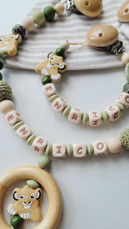 3tlg. Set Schnullerkette Kinderwagenkette & Beissring mit Namen Löwe & camu ab