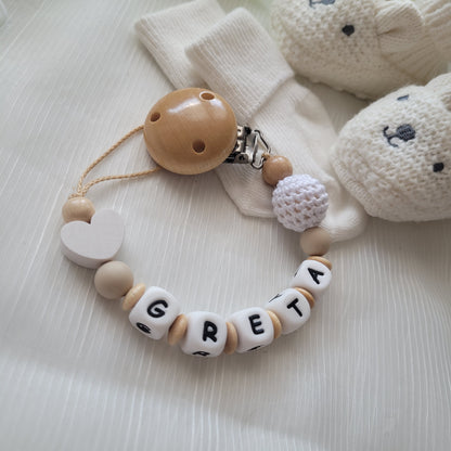 Schnullerkette mit Namen für Mädchen und Jungen Herz & Häkelperle weiss holz