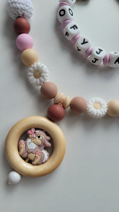 Kinderwagenkette & Schnullerkette mit Namen Schmetterling & Hase  beige braun rosa