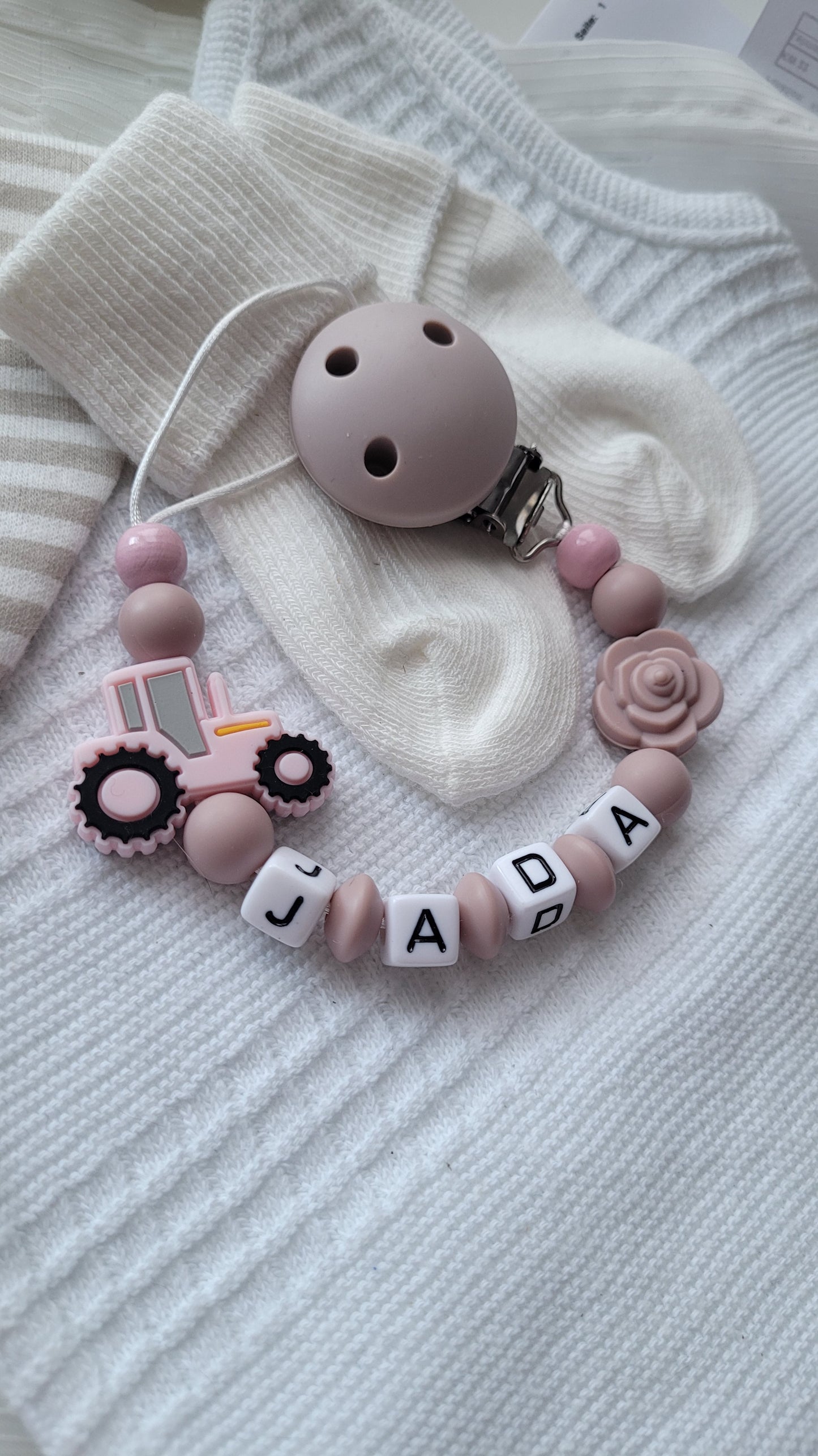Schnullerkette mit Namen für Mädchen Traktor & Blume  graurose