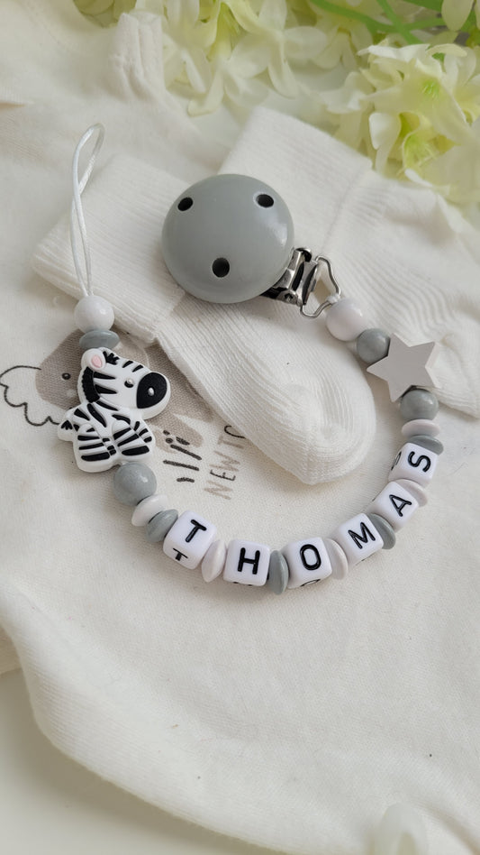 Schnullerkette mit Namen für Jungen Zebra grau weiss