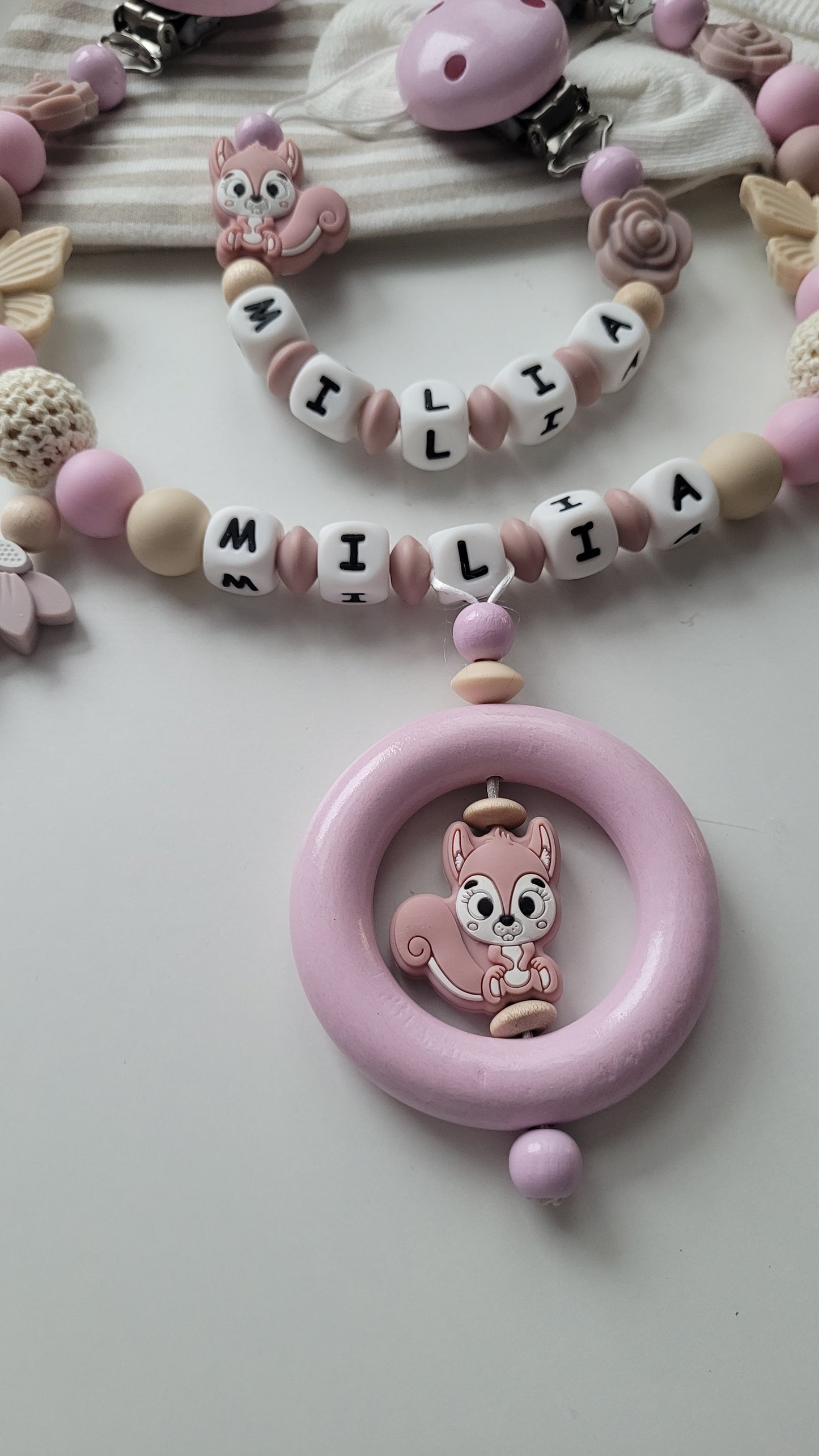 Kinderwagenkette & Schnullerkette mit Namen Eichhörnchen beige rosa
