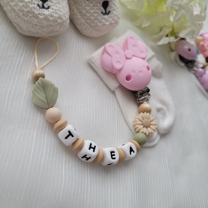 Schnullerkette mit Namen für Mädchen Blatt & Blume salbei grün rosa