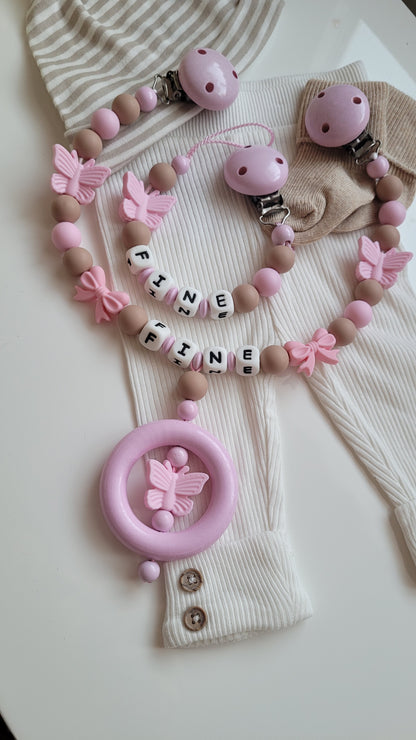 Kinderwagenkette & Schnullerkette mit Namen Schmetterling rosa taupe