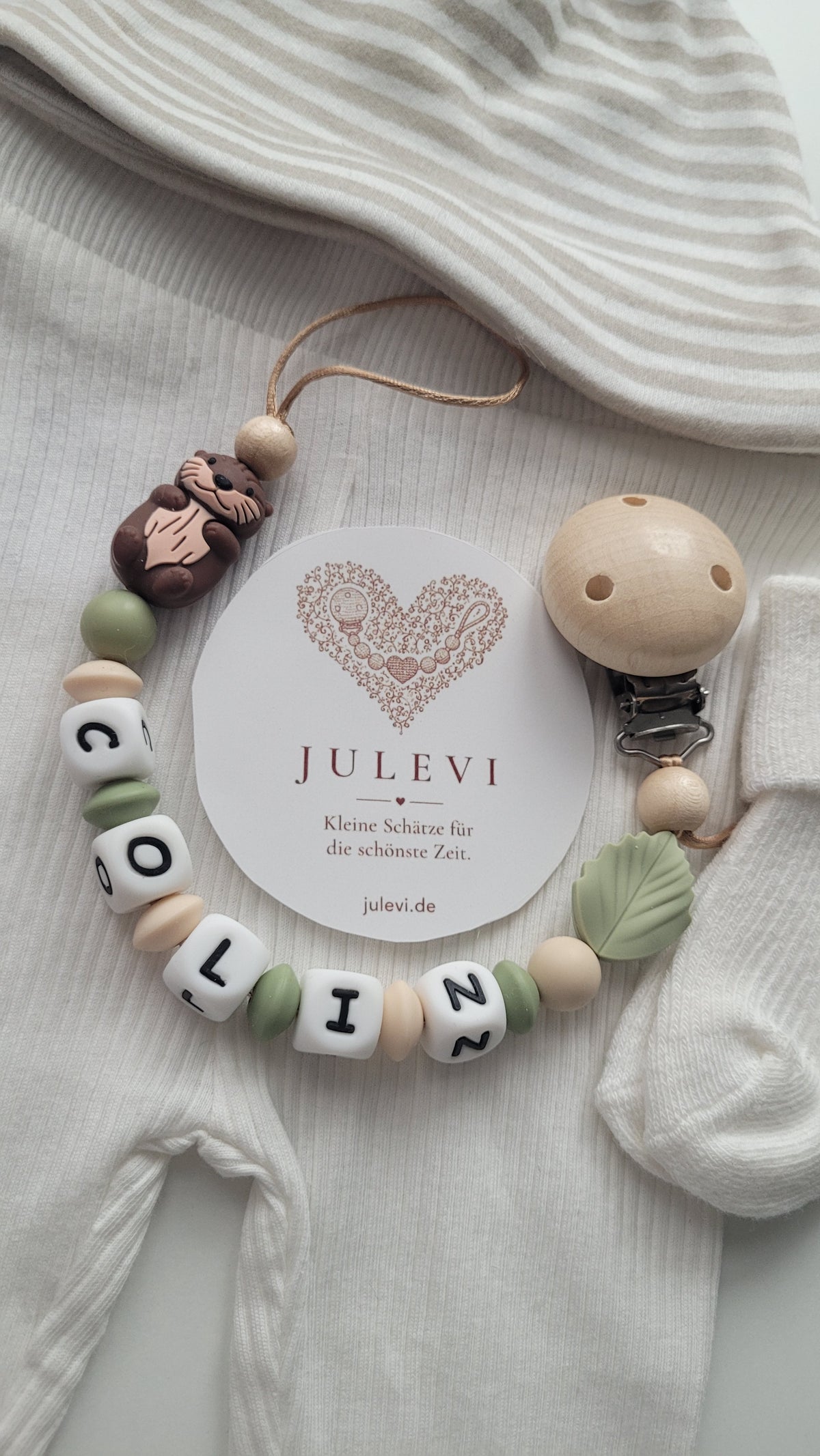 Schnullerkette mit Namen für Jungen Otter Silikon grün beige mit Blatt