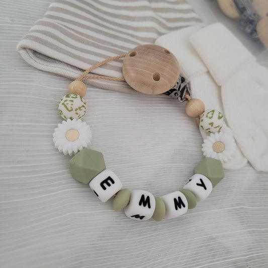Schnullerkette mit Namen für Mädchen Blümchen & Leo grün