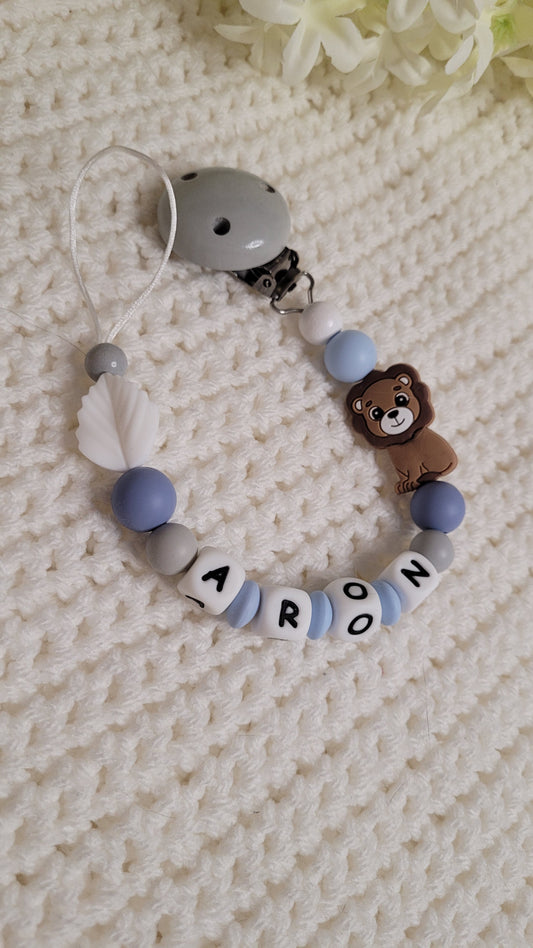 Schnullerkette für Jungen mit Namen Löwe 🦁 weiss blau
