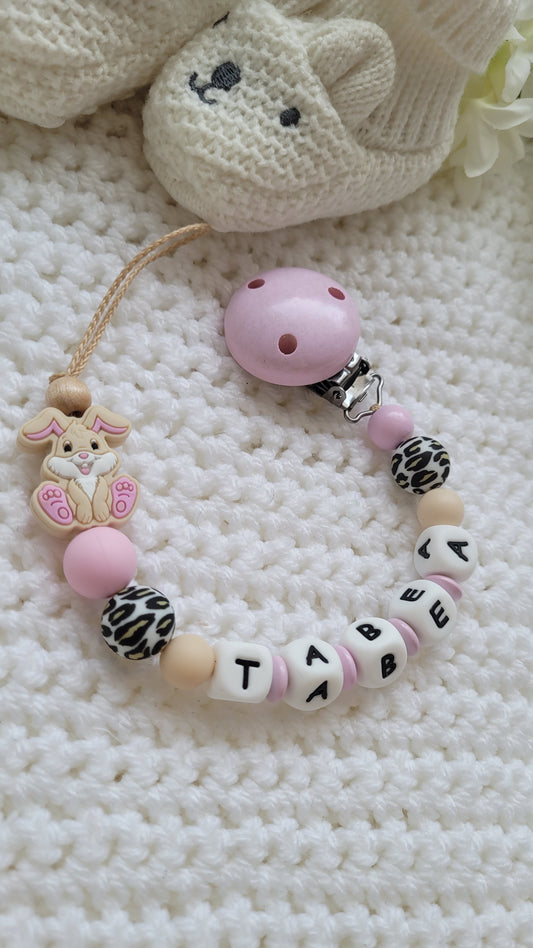 Schnullerkette mit Namen für Mädchen Hase rosa leo beige