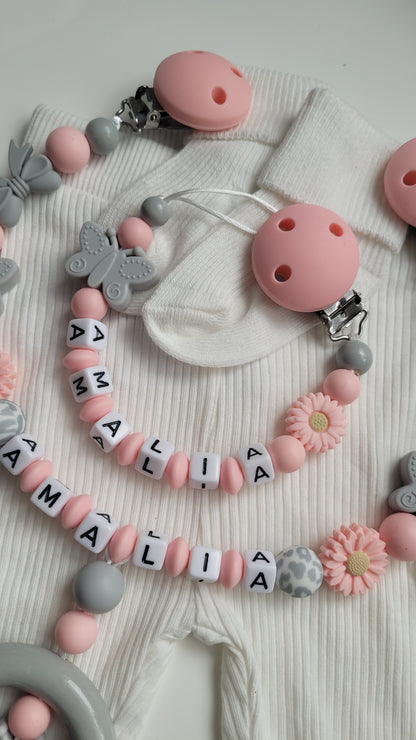 Kinderwagenkette & Schnullerkette mit Namen für Mädchen  rosa grau Schmetterling