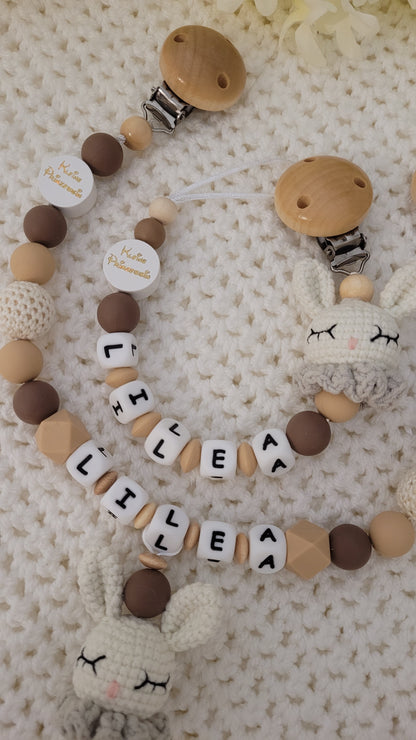 Kinderwagenkette & Schnullerkette mit Namen kleine Prinzessin & Häkelhase
