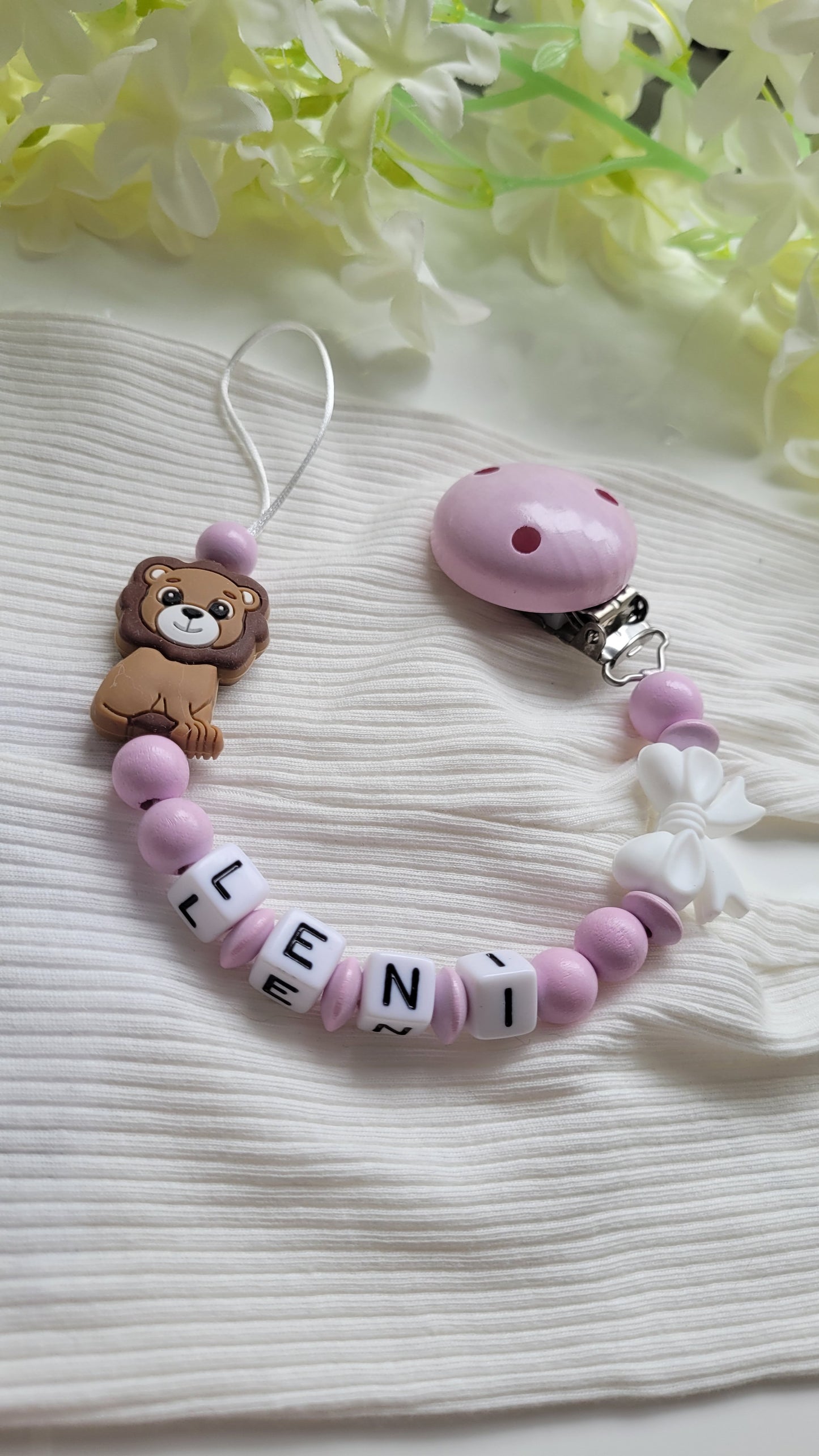 Kinderwagenkette & Schnullerkette mit Namen Löwe rosa