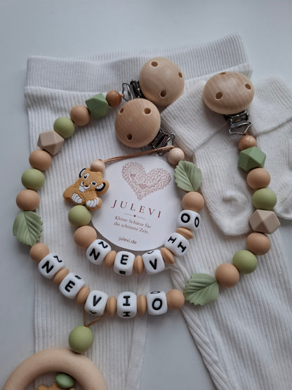 Kinderwagenkette & Schnullerkette Set mit Namen Löwe grün beige Blatt personalisiert
