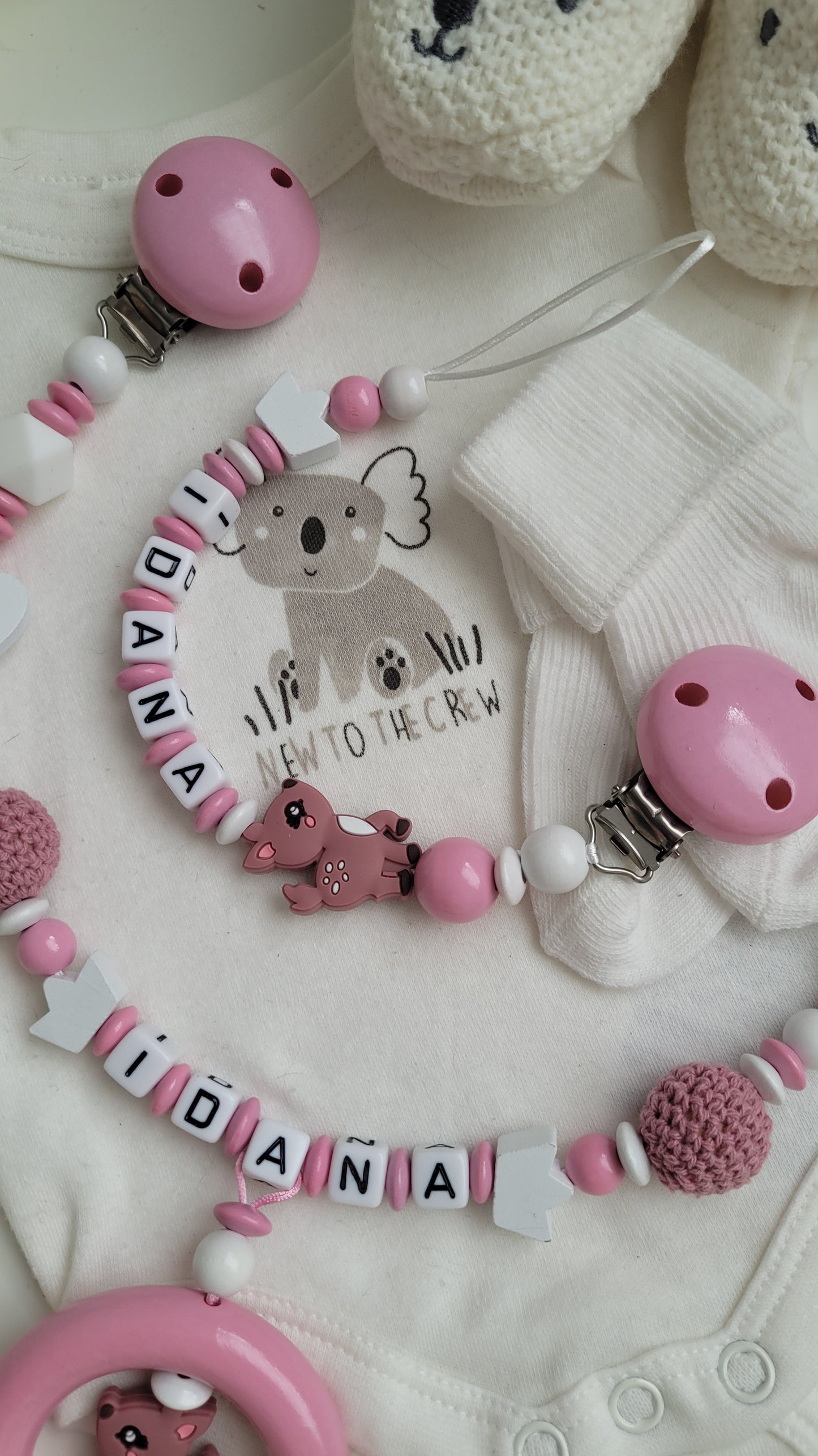 Kinderwagenkette & Schnullerkette mit Namen für Mädchen Rehkitz rosa