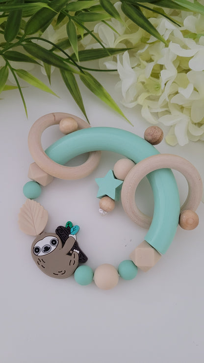 Motorik Greifring * Faultier* mint beige