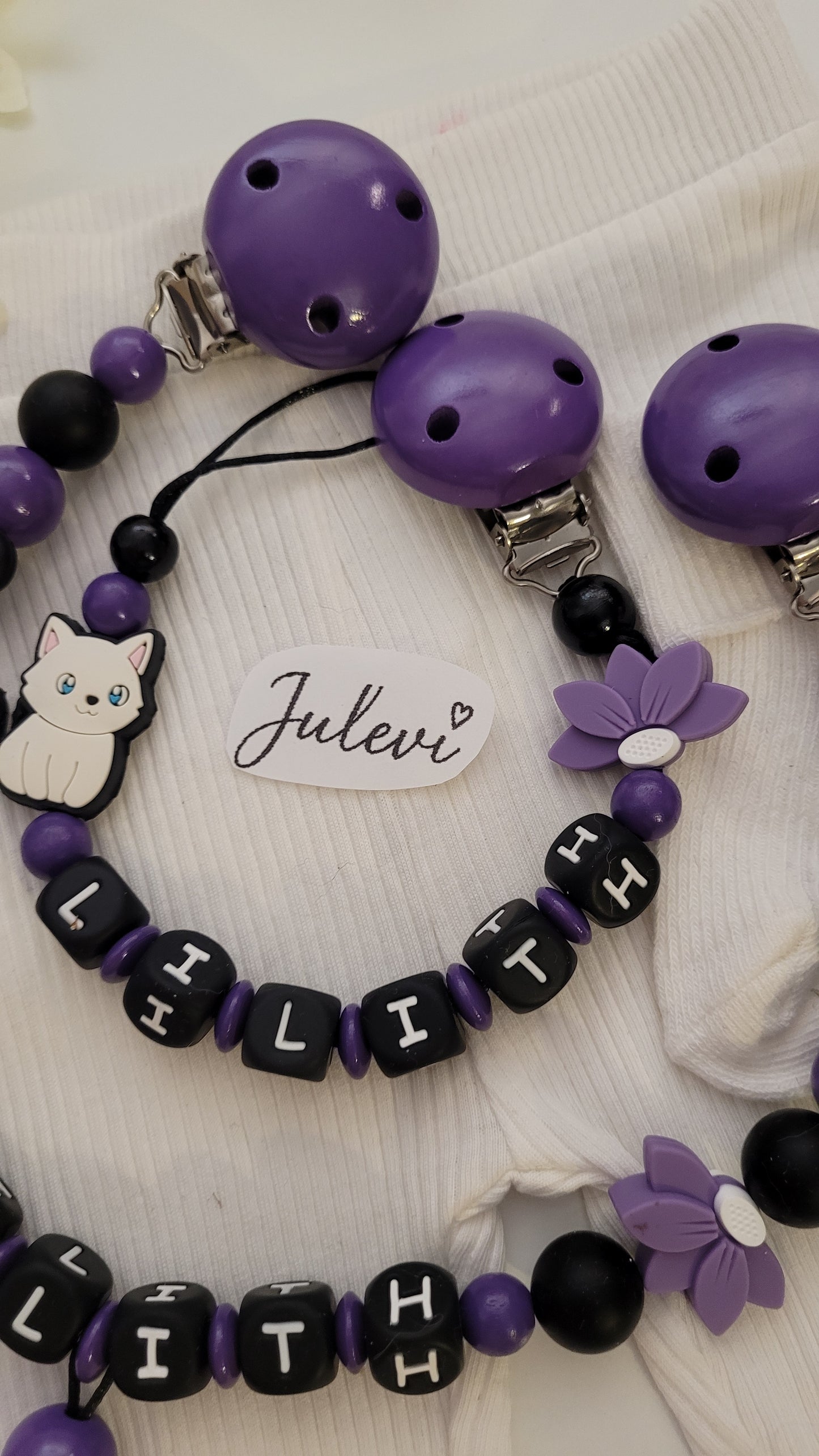 Kinderwagenkette & Schnullerkette mit Namen für Mädchen Katzen & Mäuse