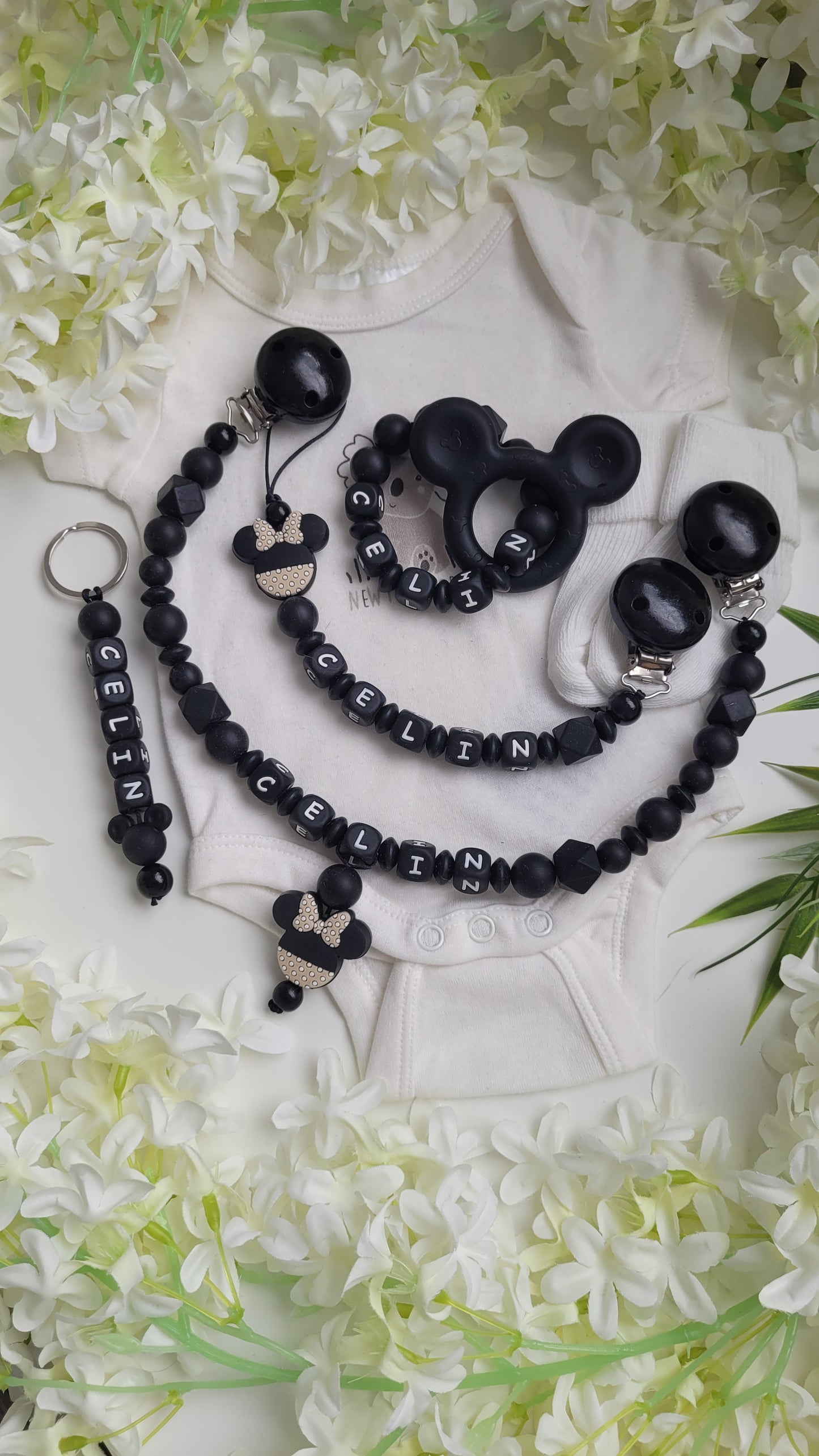 4 tlg Set Schnullerkette Kinderwagenkette Greifring & Schlüsselanhänger Minnie beige black
