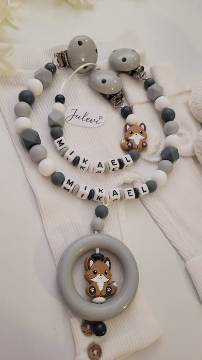 Kinderwagenkette & Schnullerkette mit Namen Fuchs grau