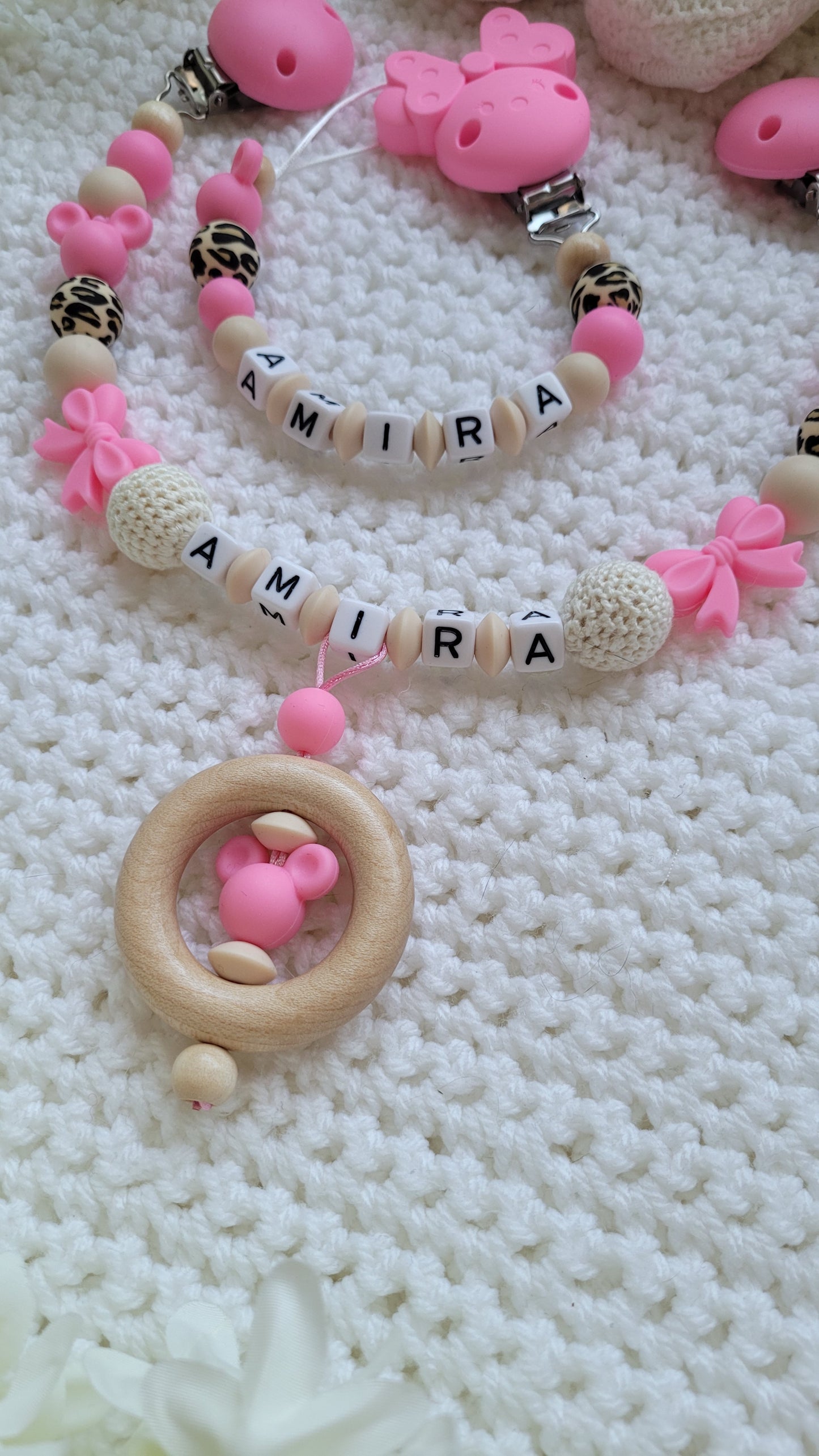Kinderwagenkette & Schnullerkette mit Namen Maus Leo beige pink