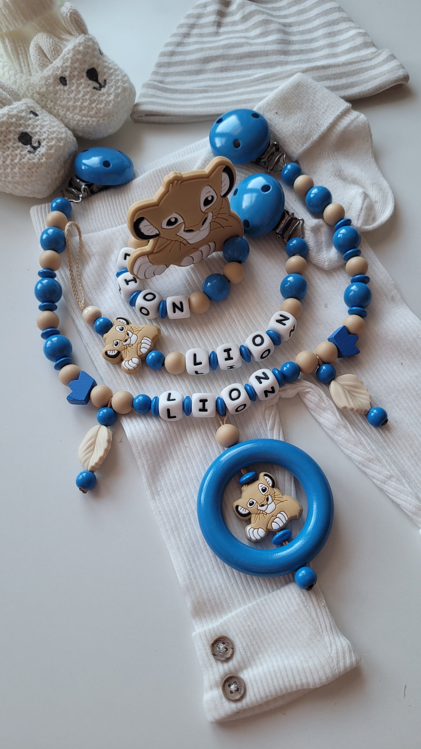 3er Set Schnullerkette Kinderwagenkette & Beissring mit Namen Löwe