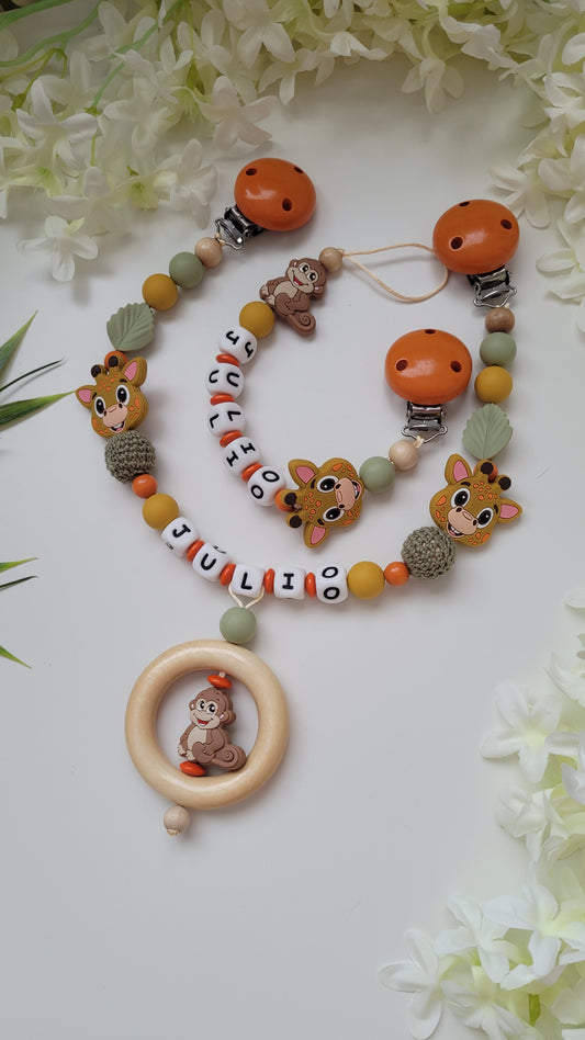 Schnullerkette mit Namen und Kinderwagenkette mit Namen zoo mit Giraffen und Affen grünen Häkelperlen Silikonperlen Orange gelb grün 