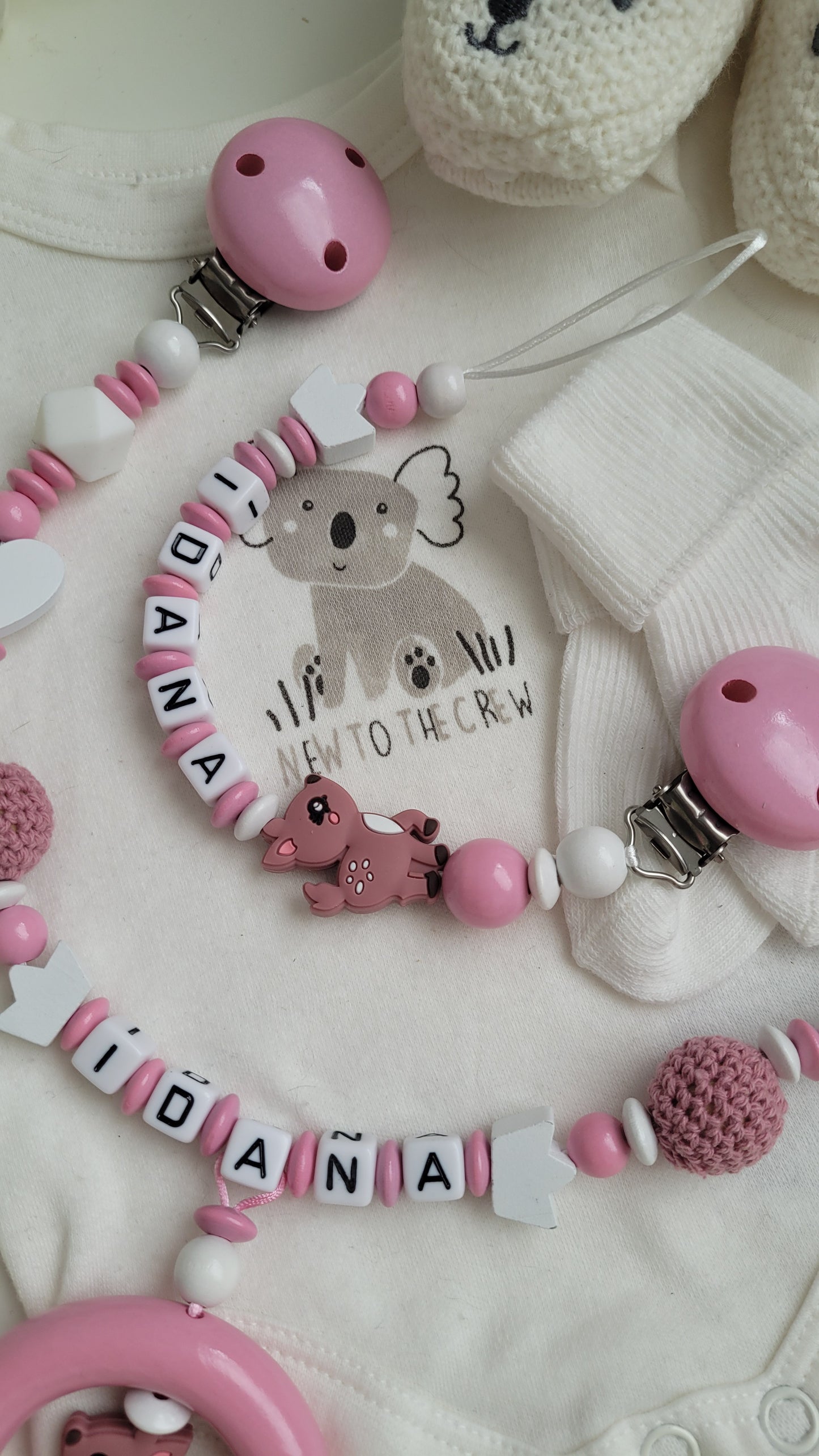 Kinderwagenkette & Schnullerkette mit Namen für Mädchen Rehkitz rosa