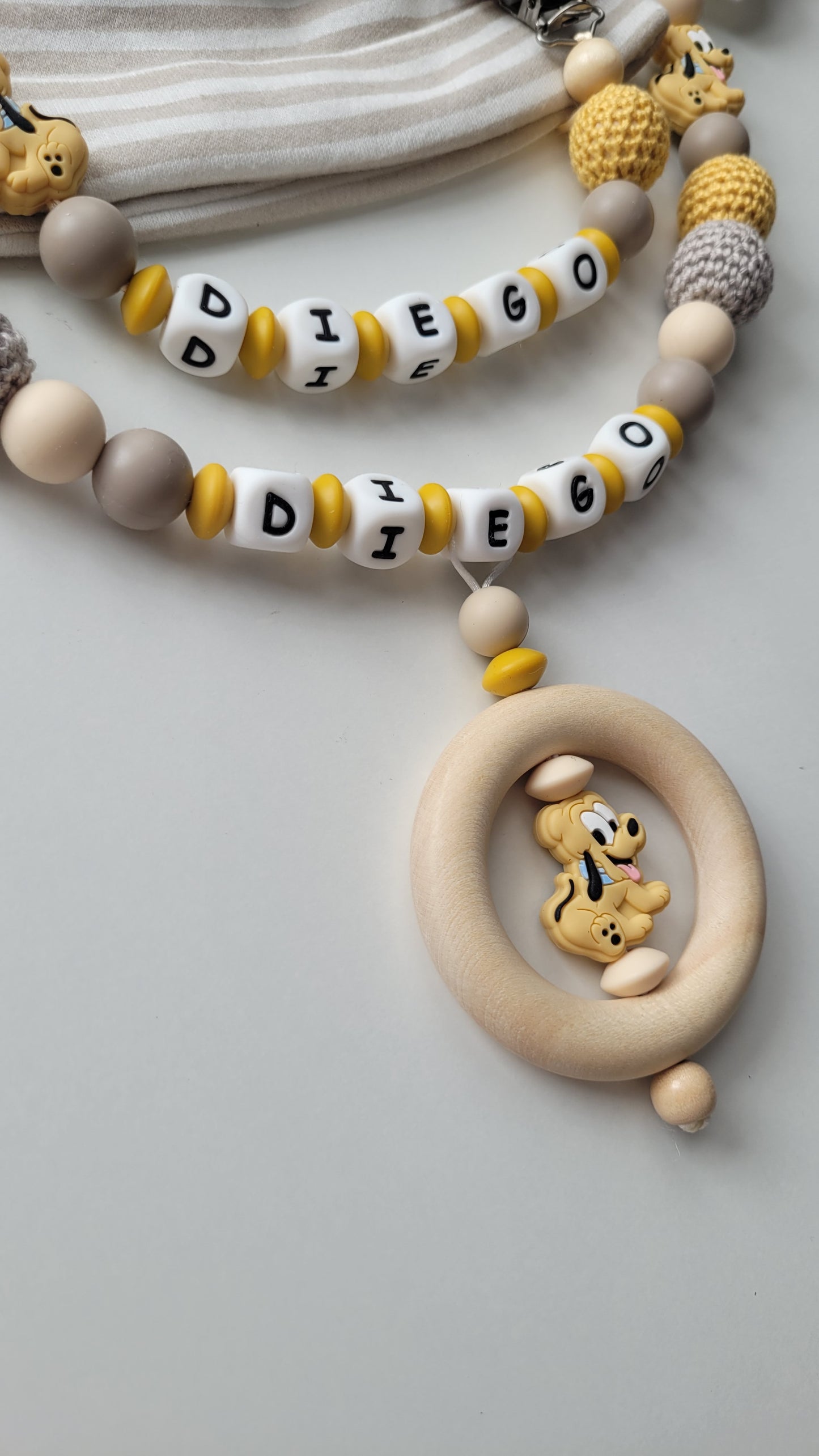 Schnullerkette Kinderwagenkette & Beissring mit Namen Hund beige graubraun gelb