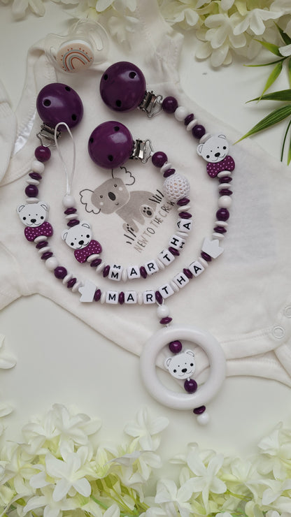 Kinderwagenkette & Schnullerkette Teddybär pflaume weiss