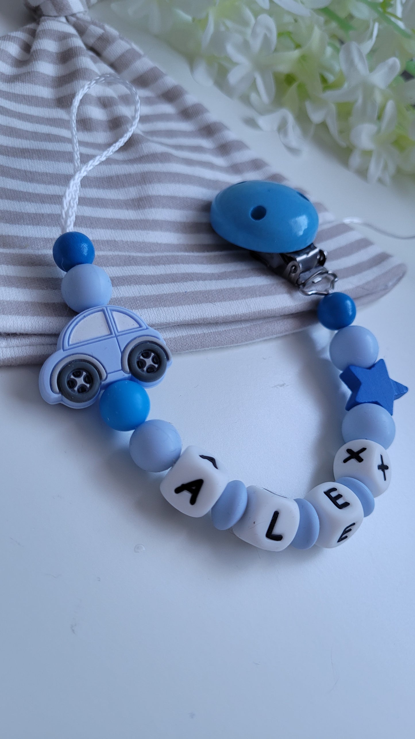 Schnullerkette mit Namen für Jungen Babyblau blau Auto