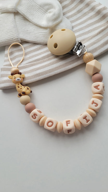 Kinderwagenkette & Schnullerkette mit Namen Giraffen beige braun