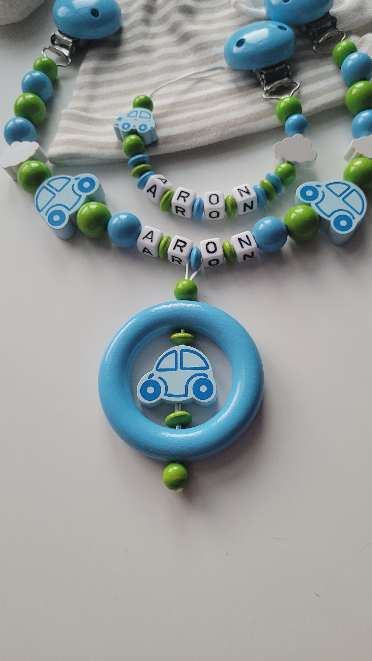 Kinderwagenkette & Schnullerkette mit Namen Auto blau grün