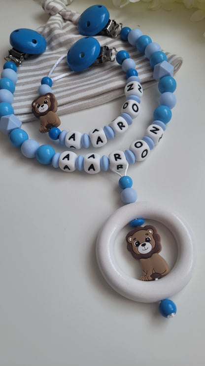 Kinderwagenkette & Schnullerkette mit Namen Löwe blau