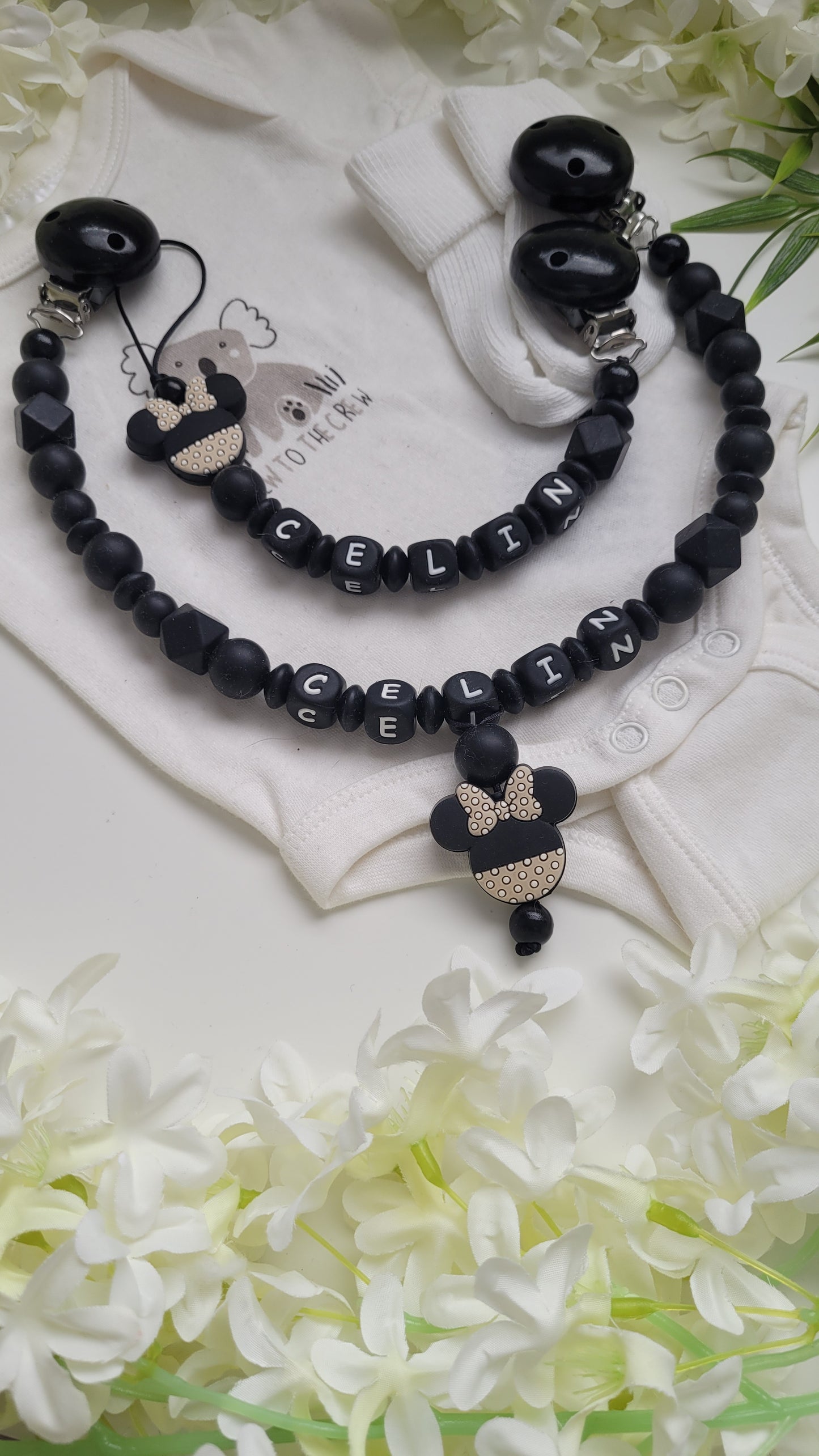 4 tlg Set Schnullerkette Kinderwagenkette Greifring & Schlüsselanhänger Minnie beige black