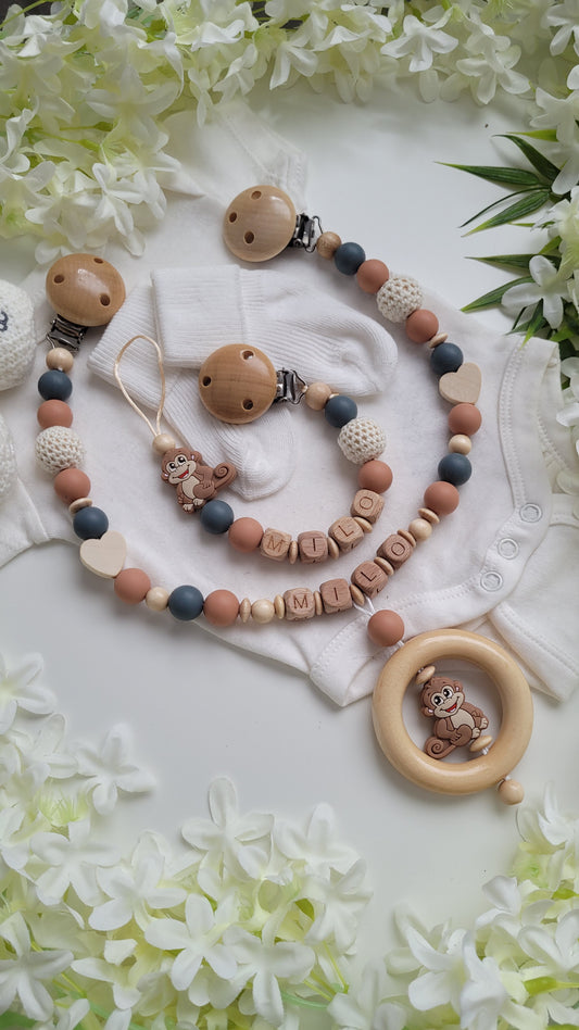 Kinderwagenkette & Schnullerkette mit Namen für Jungen Affenbande