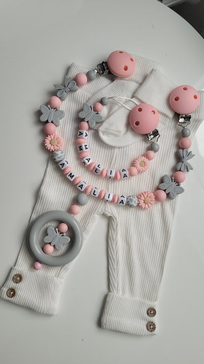 Kinderwagenkette & Schnullerkette mit Namen für Mädchen  rosa grau Schmetterling