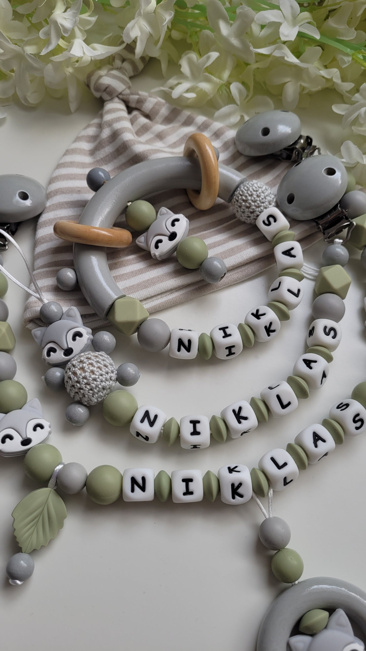 3tlg.Set Schnullerkette Kinderwagenkette & Greifring mit Namen Fuchs grün grau