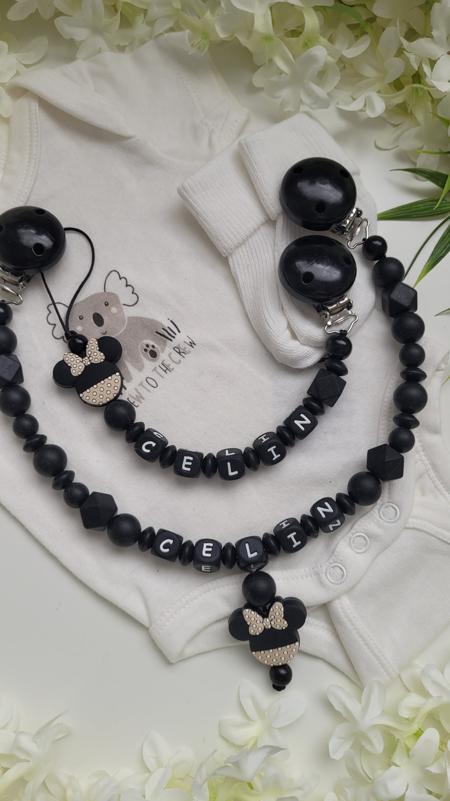 4 tlg Set Schnullerkette Kinderwagenkette Greifring & Schlüsselanhänger Minnie beige black