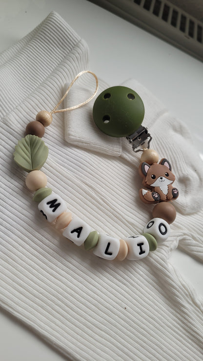 Schnullerkette mit Namen für Jungen Fuchs grün beige