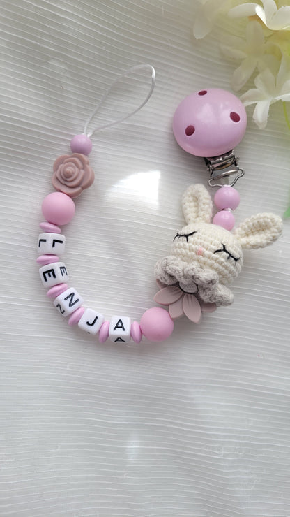 Schnullerkette mit Namen für Mädchen Hase gehäkelt rosa