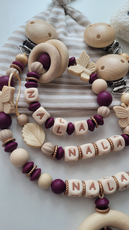Schnullerkette Kinderwagenkette & Beissring mit Namen Schmetterlinge beige bordaux gold
