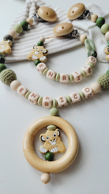 3tlg. Set Schnullerkette Kinderwagenkette & Beissring mit Namen Löwe & camu ab